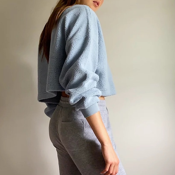 CLOSET CLOSING TODAY • LAST CHANCE✨aritzia sunday best lupa sweater in tan - Picture 7 of 9